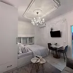The Artist\'S Loft Near Center